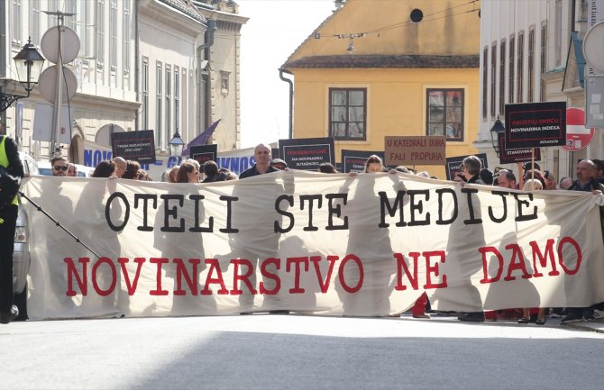 Protest novinara u Zagrebu: Oteli ste medije, novinarstvo ne damo