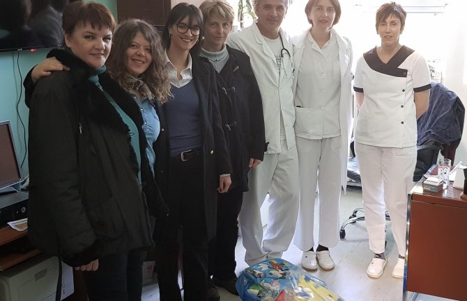 Forum žena URA uručio donaciju cetinjskoj bolnici 