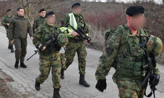 Ministar odbrane Srbije otišao u Vojsku, 