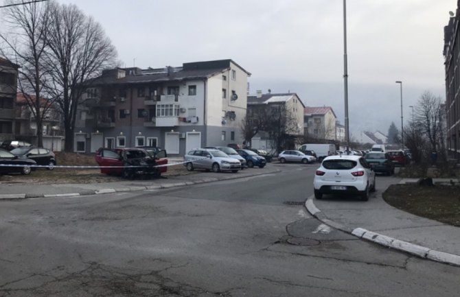 Zapaljen automobil na Cetinju, policija traga za počiniocem