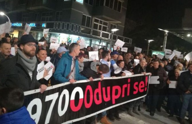 Sindikat prosvjete podržao proteste,  traže depolitizaciju obrazovnog sistema 
