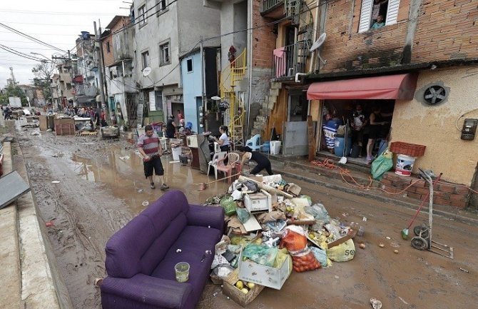 Brazil: Najmanje 11 osoba stradalo u poplavama izazvanim obilnim kišama