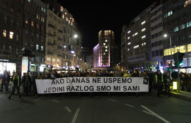 Beograd: Memorijalna šetnja za ubijenog Đinđića
