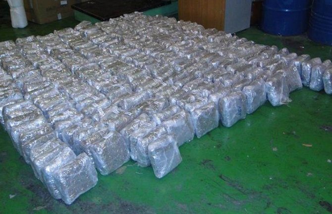 U Srbiji zaplijenjeno 1,1 tona marihuane, droga pronađena u putnim torbama