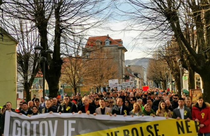 Protest na Cetinju: Nezadovoljna Crna Gora se homogenizovala