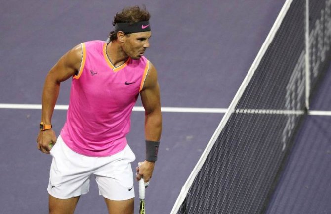 Nadal predao meč zbog povrede, Federer u finalu