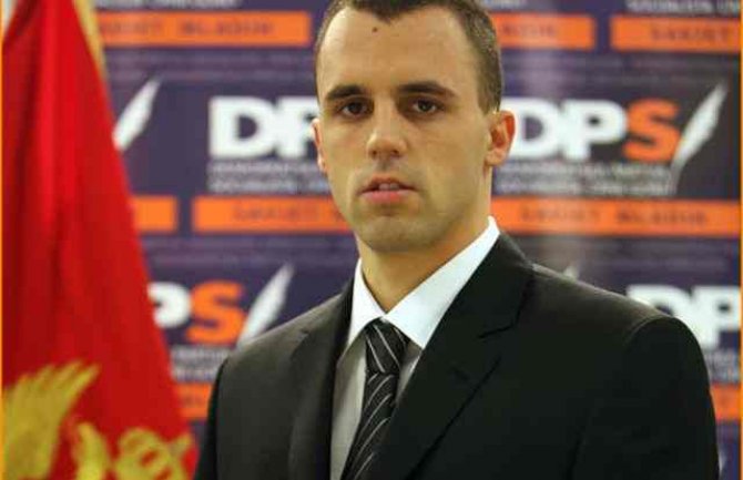 Pešić: Dvadesetoro ljudi da diktira uslove partijama opozicije i čitavoj Crnoj Gori?
