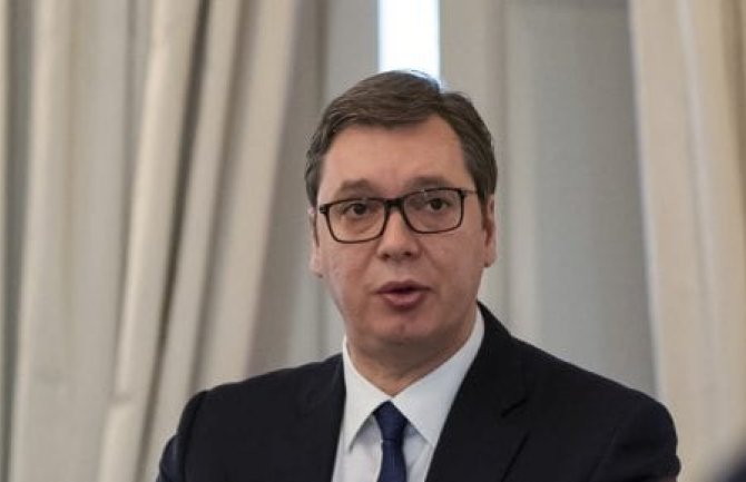 Vučić: Možda je greška što nismo poslali policiju na RTS