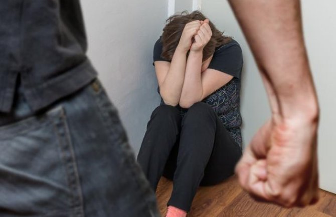 Više od hiljadu slučajeva nasilja u porodici,  žrtve najčešće trpjele emocionalno