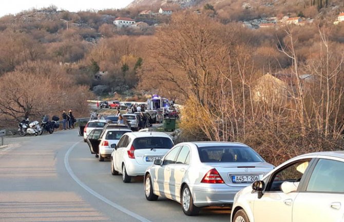 Na putu Herceg Novi-Trebinje motociklista teško povrijeđen