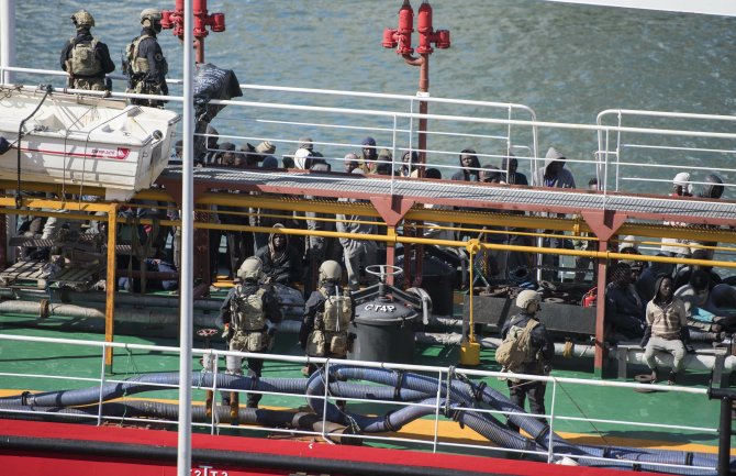 Vojska Malte preuzela kontrolu nad brodom koji su sinoć oteli migranti