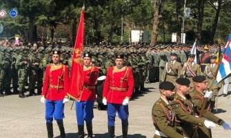 Pripadnici Počasne garde Crne Gore na ceremoniji obilježavanja 10 godina članstva Albanije u NATO