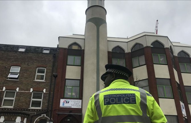 Incident u Londonu: Policija ušla u džamiju kako bi uhvatila osumnjičene