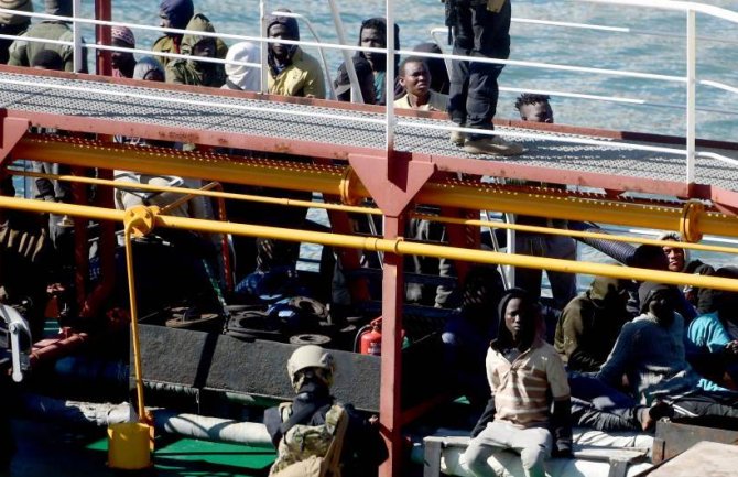 Trojica migranata optužena za otmicu broda