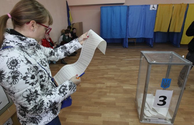 Ukrajinci danas biraju predsjednika: U trci 39 kandidata