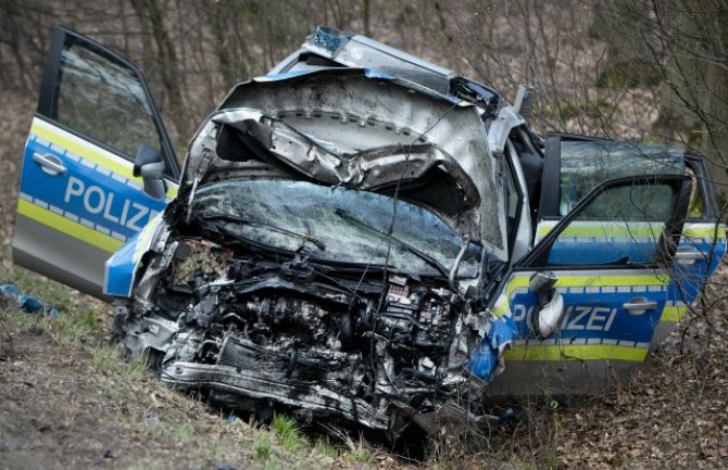 Njemačka: Troje mrtvih u padu aviona, dvoje u sudaru sa autom policije koje se kretalo ka mjestu nesreće
