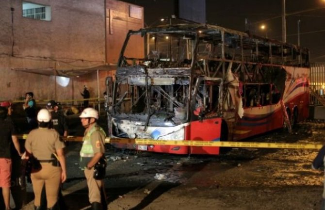 Požar u autobusu u Peruu: Poginulo najmanje 20 osoba
