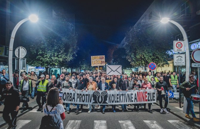 Završen osmi protest u Podgorici: Najavljena blokada sistema do ispunjenja zahtjeva (FOTO)
