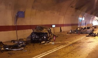 Stravična nesreća u tunelu kod Makarske: Sudar dva automobila, mladić stradao(FOTO)