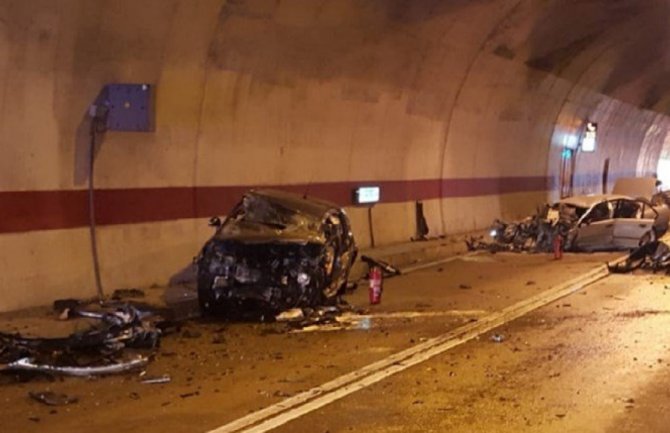Stravična nesreća u tunelu kod Makarske: Sudar dva automobila, mladić stradao(FOTO)