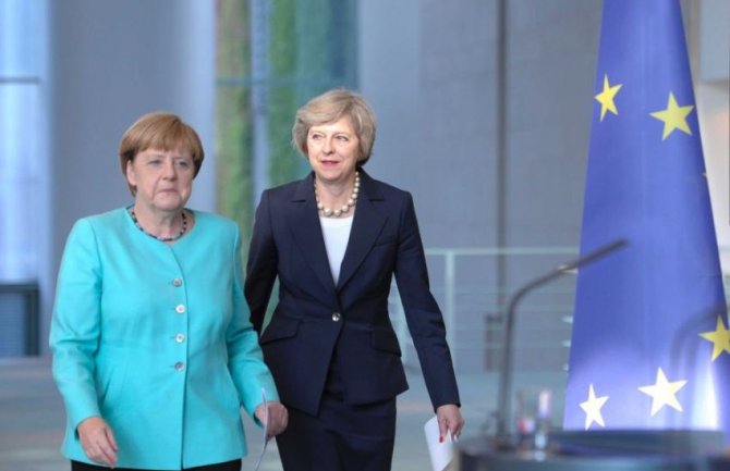 Mej i Merkel: Neophodno osigurati čist izlazak Britanije iz Evropske unije