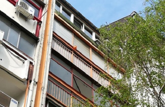Beograd: Dječak skočio sa sedmog sprata zgrade u kojoj je živio