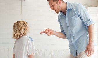 Zakonom zabranjuju roditeljima da biju djecu