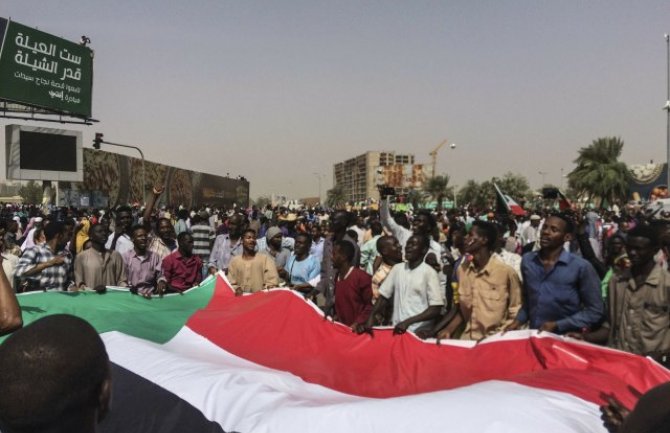 Svrgnut s vlasti: Predsjednik Sudana je u pritvoru
