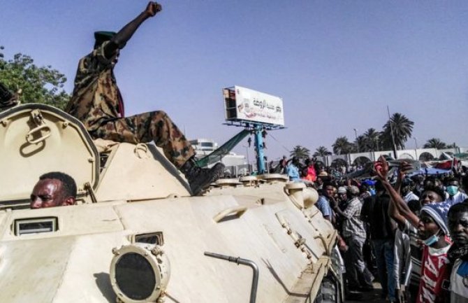 Sudan dobio prelaznu vlast