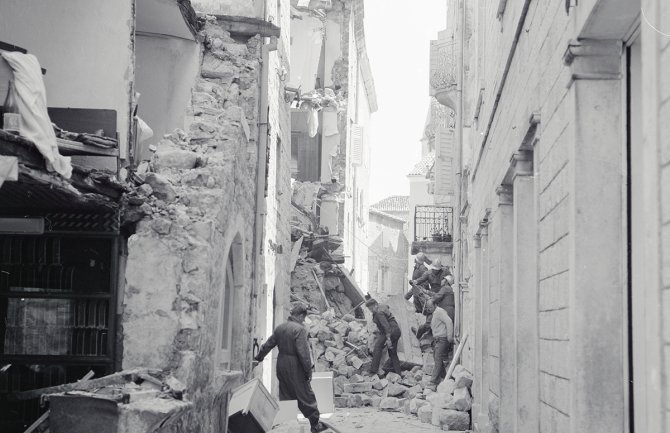 40 godina od razornog zemljotresa koji je pogodio naše primorje: Ruševine, pustoš, solidarnost(FOTO)