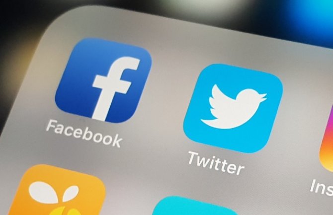 Rusija oštro zaprijetila Fejsbuku i Tviteru