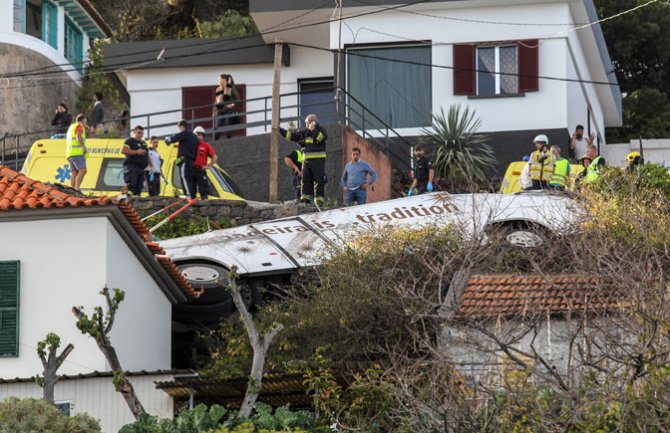 Stravična nesreća na portugalskom ostrvu, prevrnuo se autobus, 28 mrtvih (VIDEO)