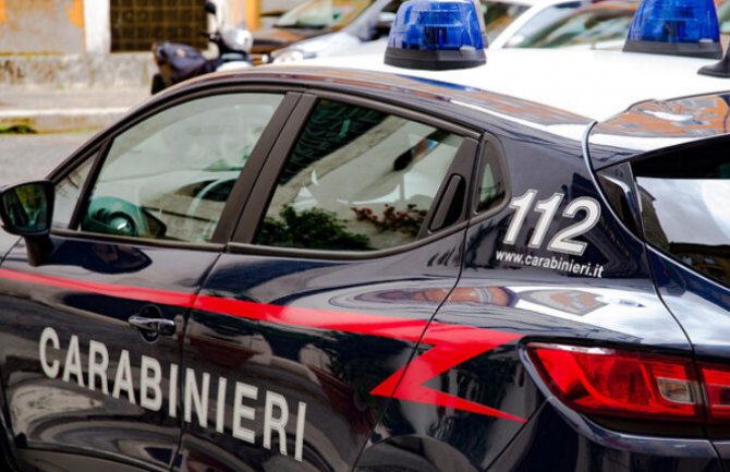 Rim: Policija na groblju pronašla kilogram kokaina, uhapšen kamenorezac