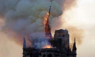 Francuski istražitelji: Požar u Notr Damu najvjerovatnije izazvao kratak spoj