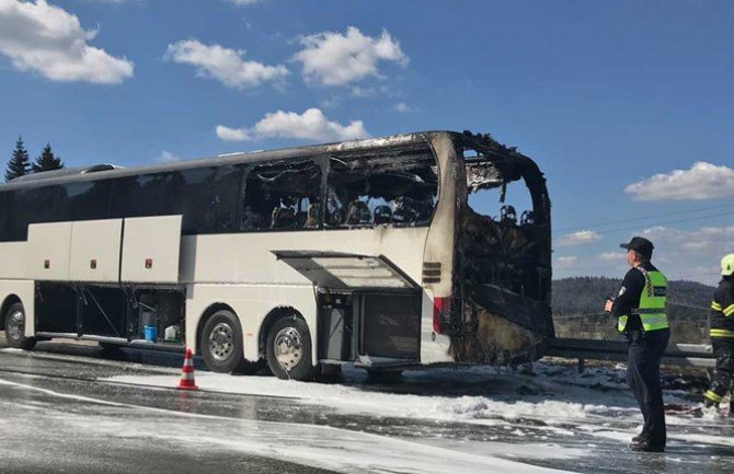 Hrvatska: Autobus pun mađarskih turista se zapalio u tunelu 