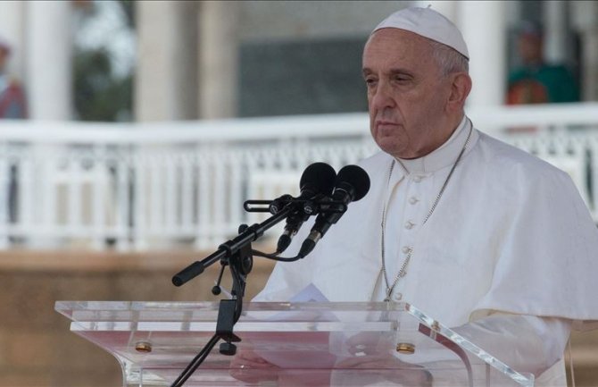 Papa osudio napade na crkve u Šri Lanki