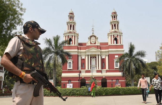 Terorističke napade u Šri Lanki izvelo 6 bombaša, dosad uhapšene 24 osobe