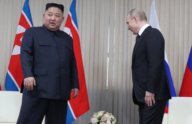 Putin se sastao sa Kim Džong Unom