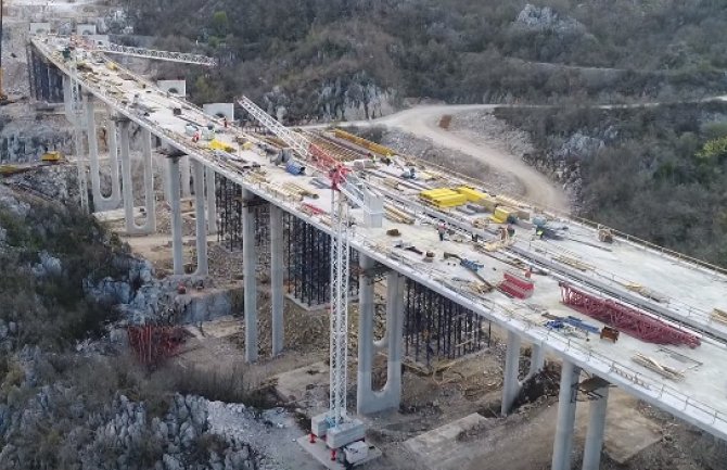 Pogledajte kako teku radovi na gradilištu autoputa (VIDEO)