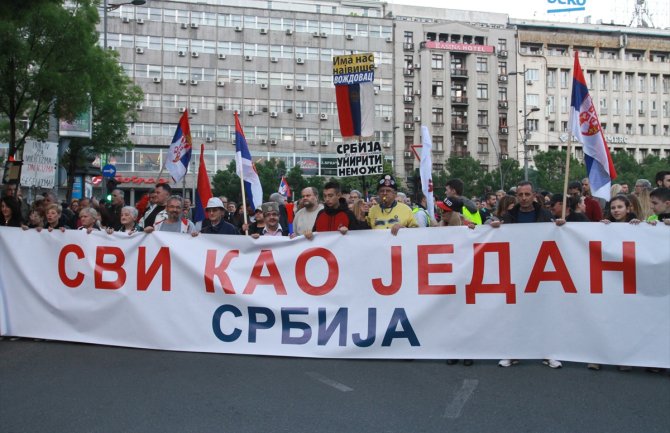 Protest protiv vlasti u Beogradu ove subote imao i humanitarni karakter (FOTO)