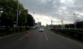 Srušio Ginisov rekord: Hrvat gurao automobil 100 km (VIDEO)