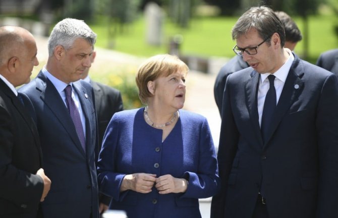 Tači u Berlinu: Očekujem da kancelarka Merkel ubijedi Vučića da prizna Kosovo