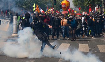 Protesti u Amsterdamu zbog zabrane okupljanja; Demonstranti poručili da se ne radi o virusu već o kontroli 