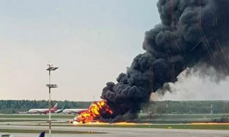 Bilans stradalih u požaru: Preživjelo samo 37 putnika ruskog aviona (VIDEO)
