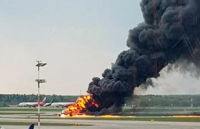 Bilans stradalih u požaru: Preživjelo samo 37 putnika ruskog aviona (VIDEO)