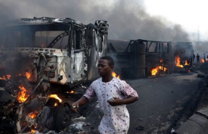 Niger: Eksplodirala cistijerna s gorivom u blizini benzinske pumpe, poginulo najmanje 55 osoba