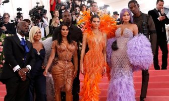Met gala 2019 obilježile ekstravagantne haljine: Lejdi Gaga performansom ostavila bez daha (FOTO)