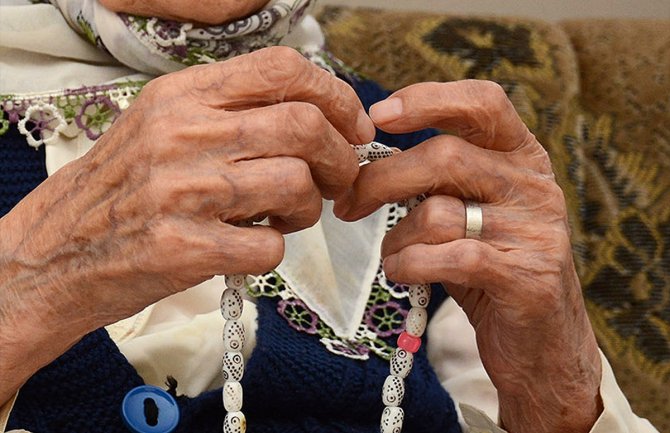 111-godišnja Mostarka zapostila 104. ramazan: Preživjela tri rata i nikad posustala u vjeri
