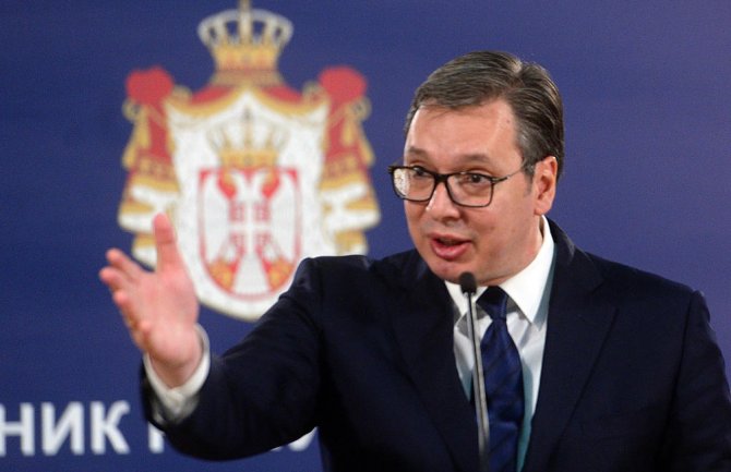 Vučić poručio Kurtiju: Protesti u Tirani me ne zanimaju