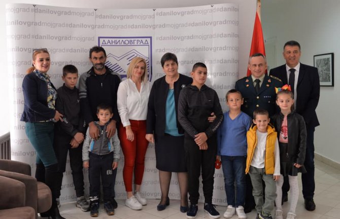 Divan gest crnogorskog vojnika: Samohranom ocu troje djece donirao 1.000 eura